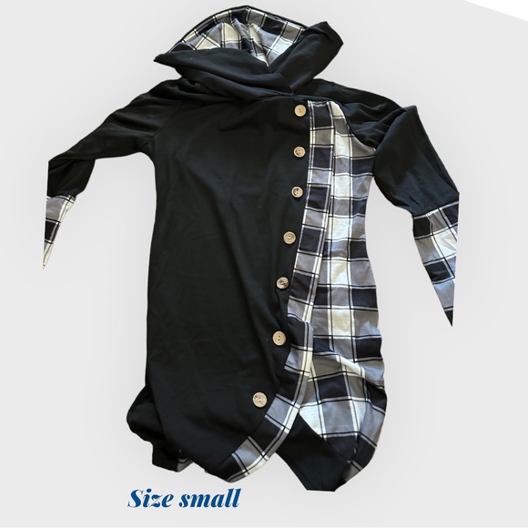 Black and plaid button up turtle neck long sleeve modest - Picture 2 of 2